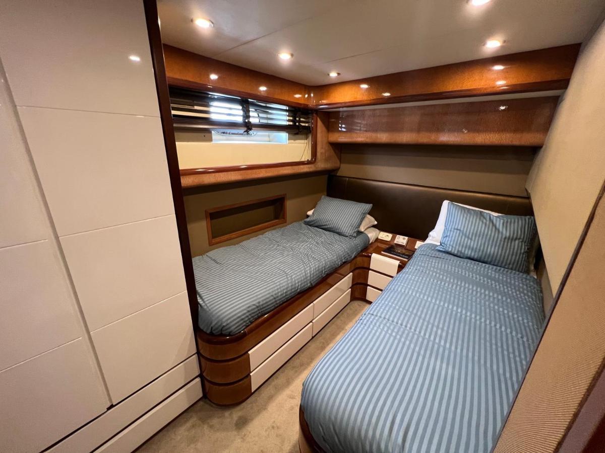 Yacht 20Metros Ξενοδοχείο Sant Adria de Besos Εξωτερικό φωτογραφία