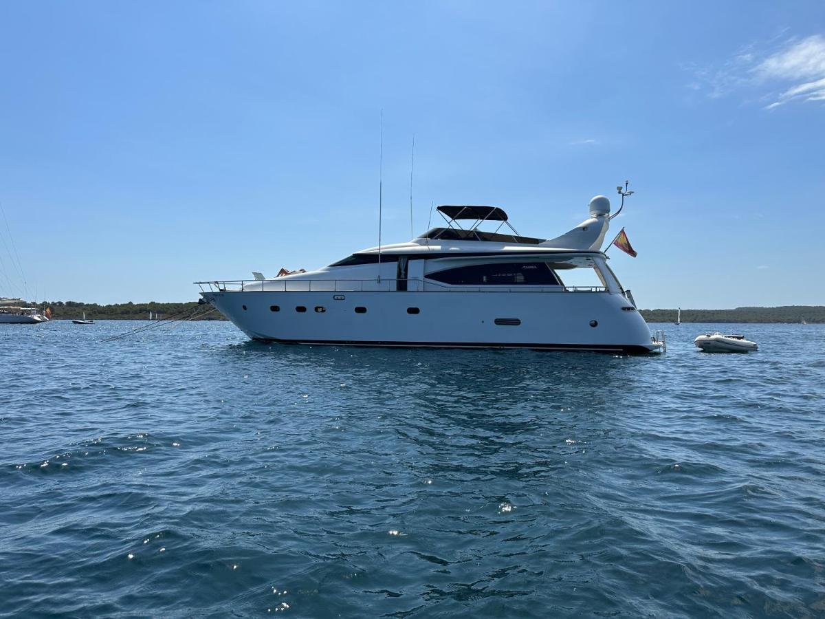 Yacht 20Metros Ξενοδοχείο Sant Adria de Besos Εξωτερικό φωτογραφία