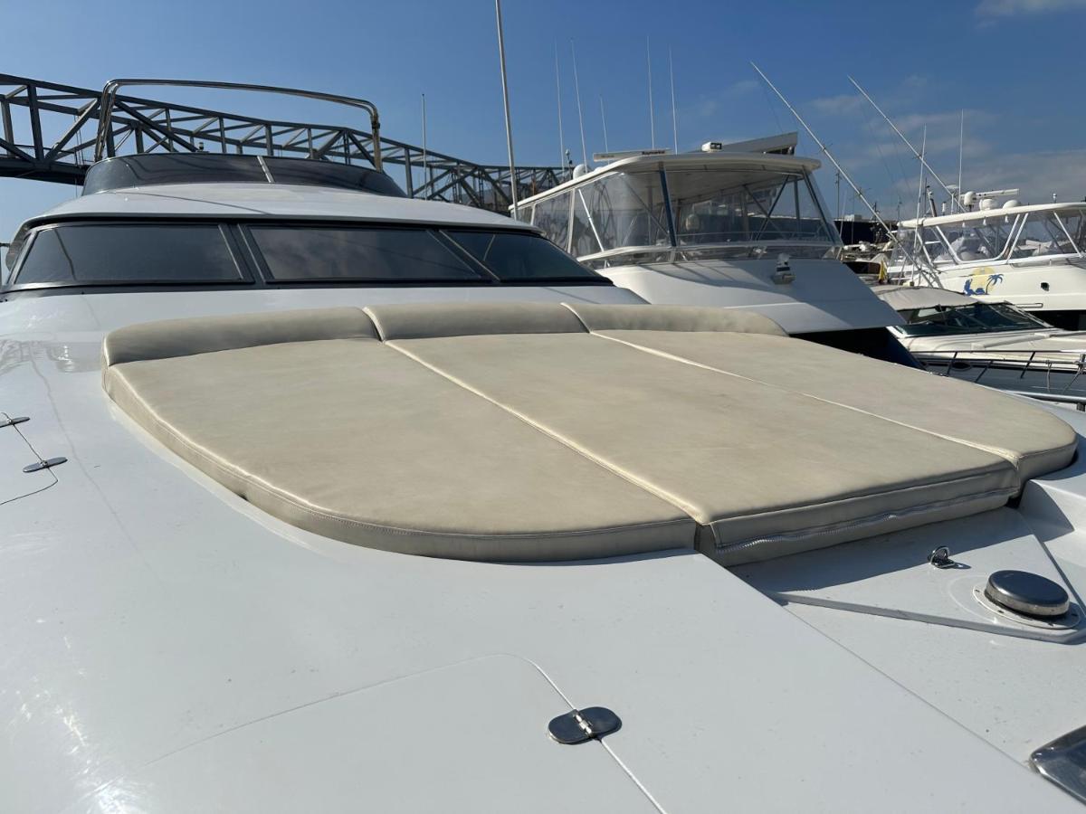 Yacht 20Metros Ξενοδοχείο Sant Adria de Besos Εξωτερικό φωτογραφία