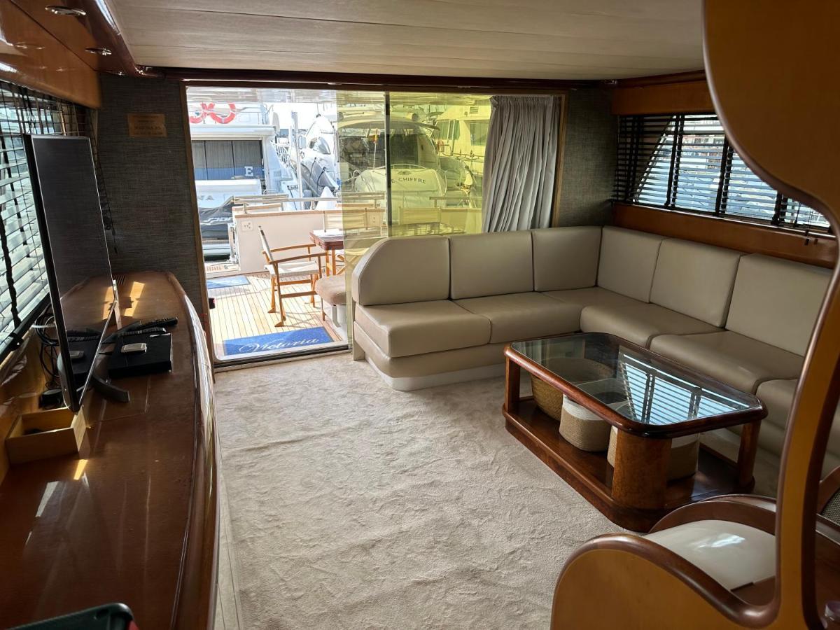 Yacht 20Metros Ξενοδοχείο Sant Adria de Besos Εξωτερικό φωτογραφία