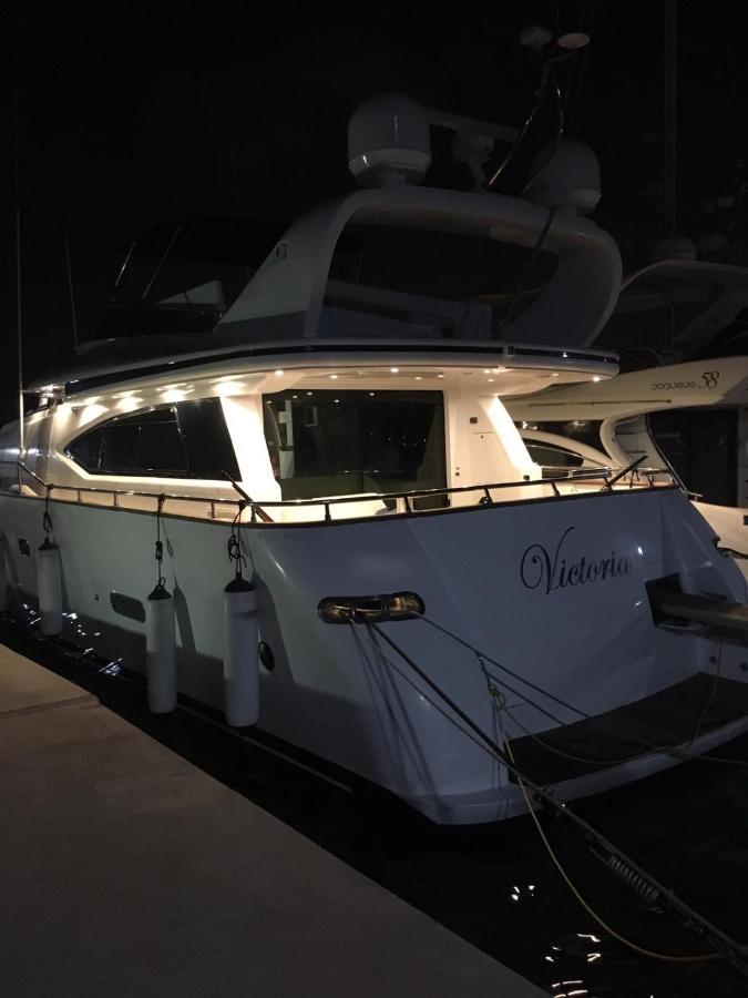 Yacht 20Metros Ξενοδοχείο Sant Adria de Besos Εξωτερικό φωτογραφία