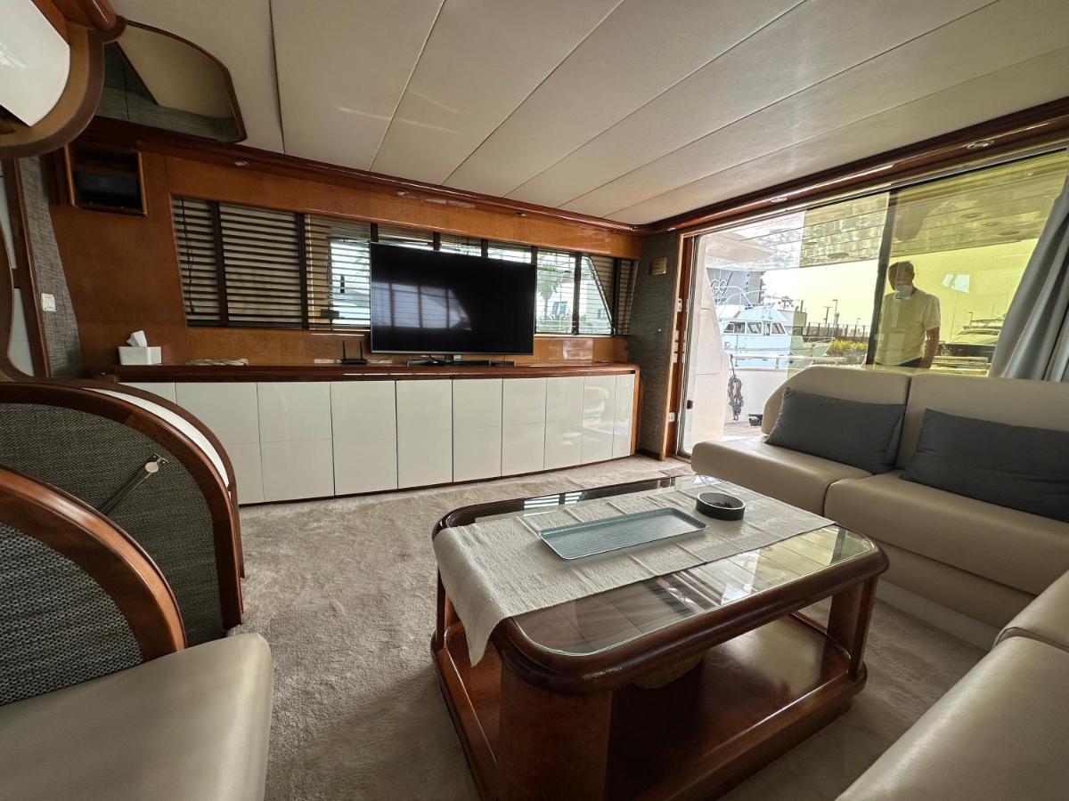 Yacht 20Metros Ξενοδοχείο Sant Adria de Besos Εξωτερικό φωτογραφία